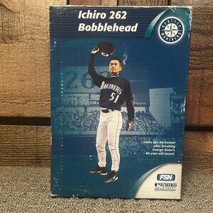 2005 Seattle Mariners MLB 262 Hits ICHIRO SUZUKI FSN Collectors Bobblehead NEW